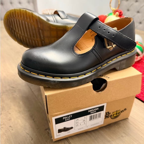 Dr. Martens Shoes - Dr. Martens Polley Black Leather size 5